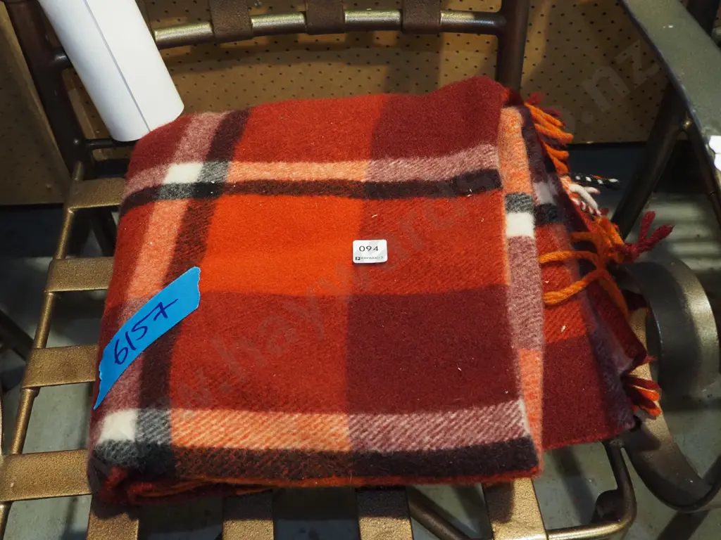 checked woollen travel rug Image 1++