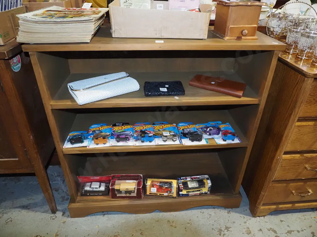wooden bookcase H800 W810 D310 Image 1++
