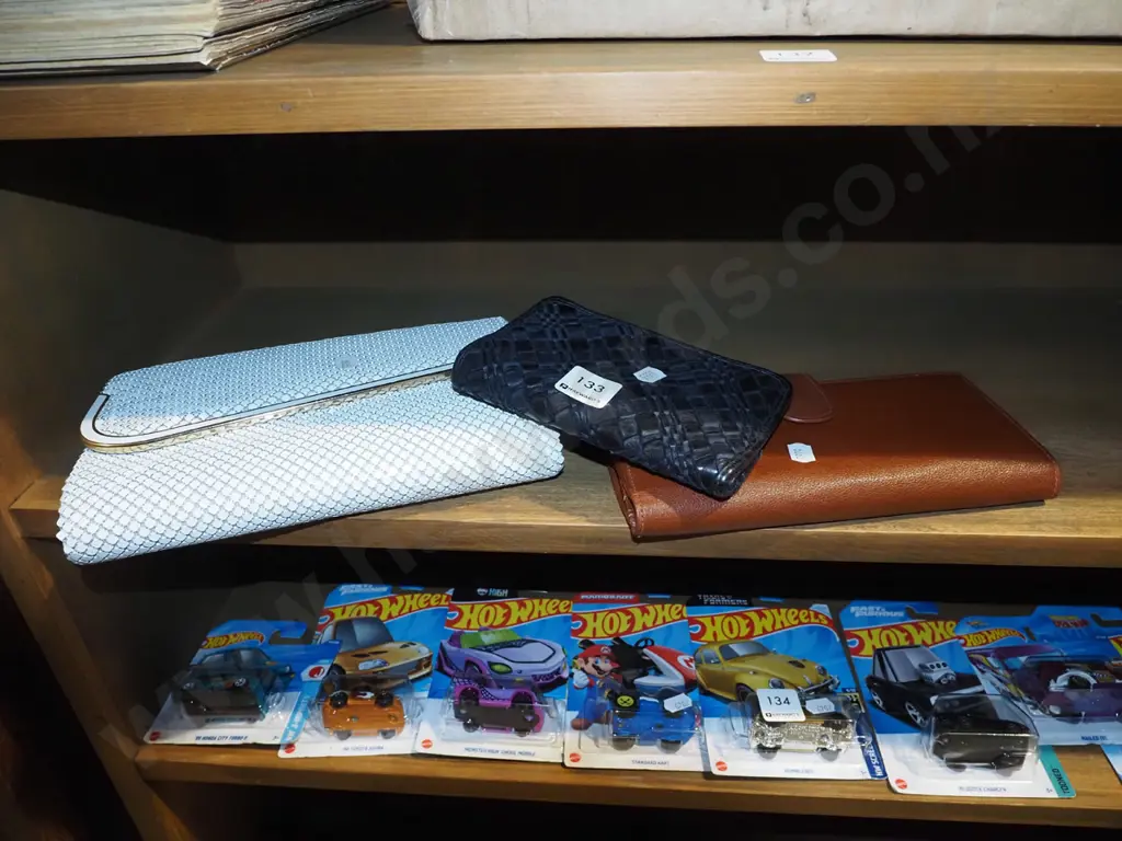 clutch purses Image 1++