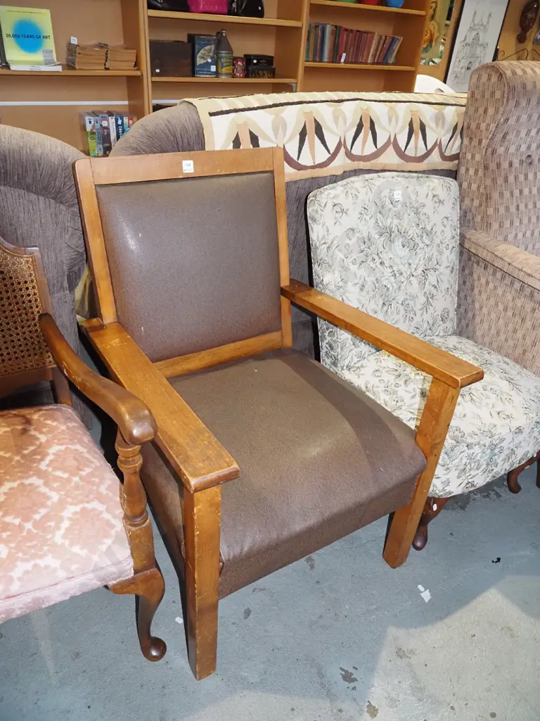 rimu and vinyl armchair Image 1++