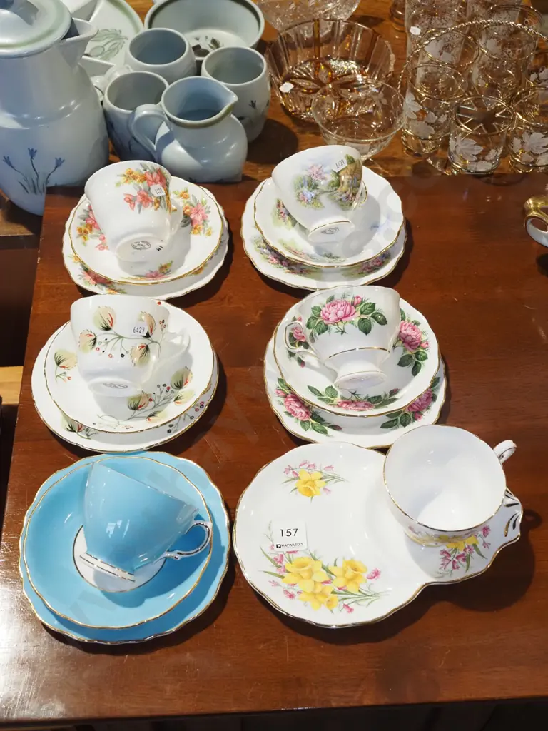 5x trios, Royal Standard Daffodil tennis set Image 1++