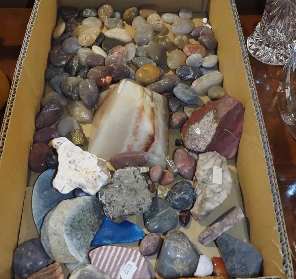 box; rocks and polished stones Image 1++