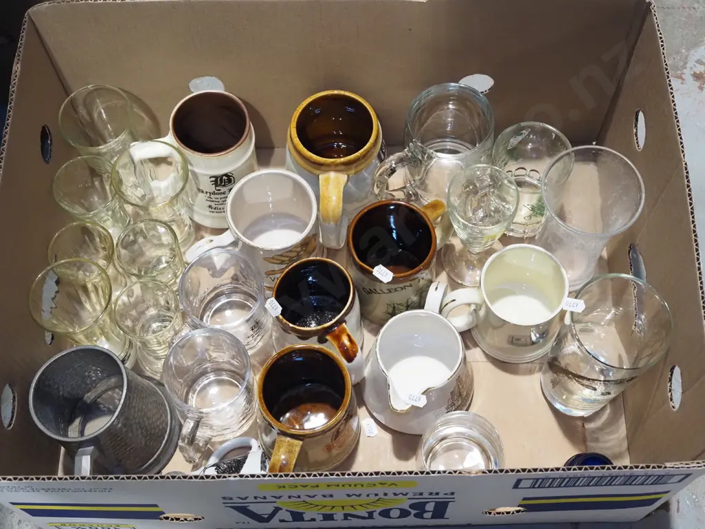 box; beer mugs, glasses Image 1++