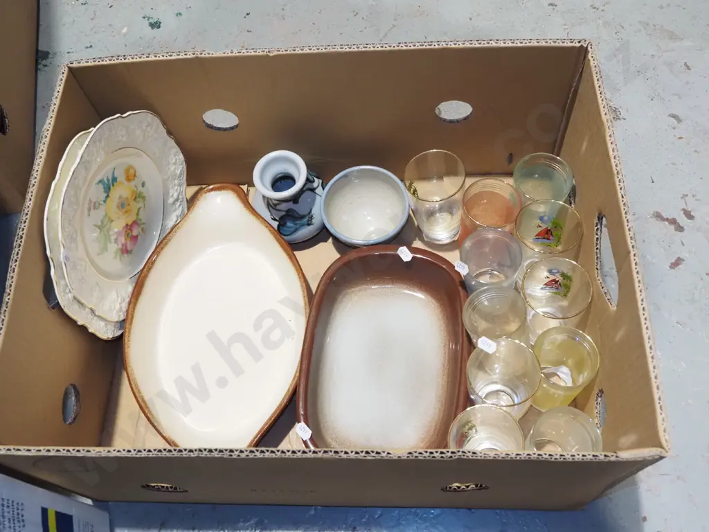 box; retro tumblers, floral plates, Temuka baking dish etc Image 1++
