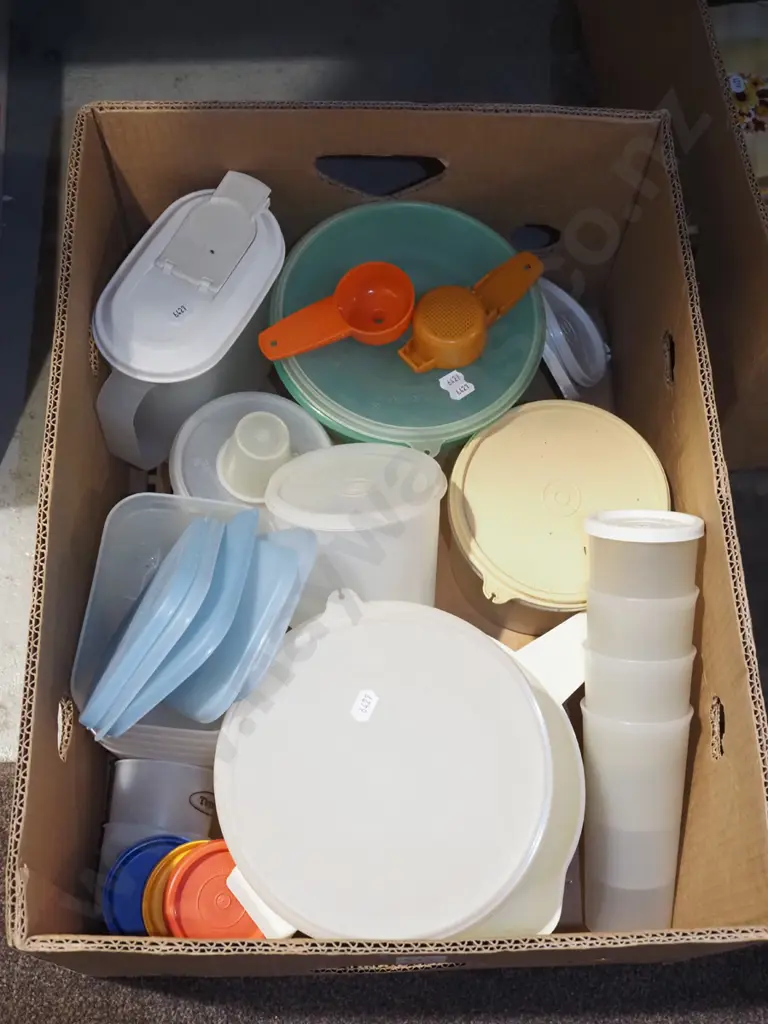 box of  Tupperware Image 1++