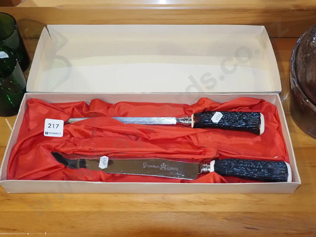 boxed carving knife and steel Image 1++