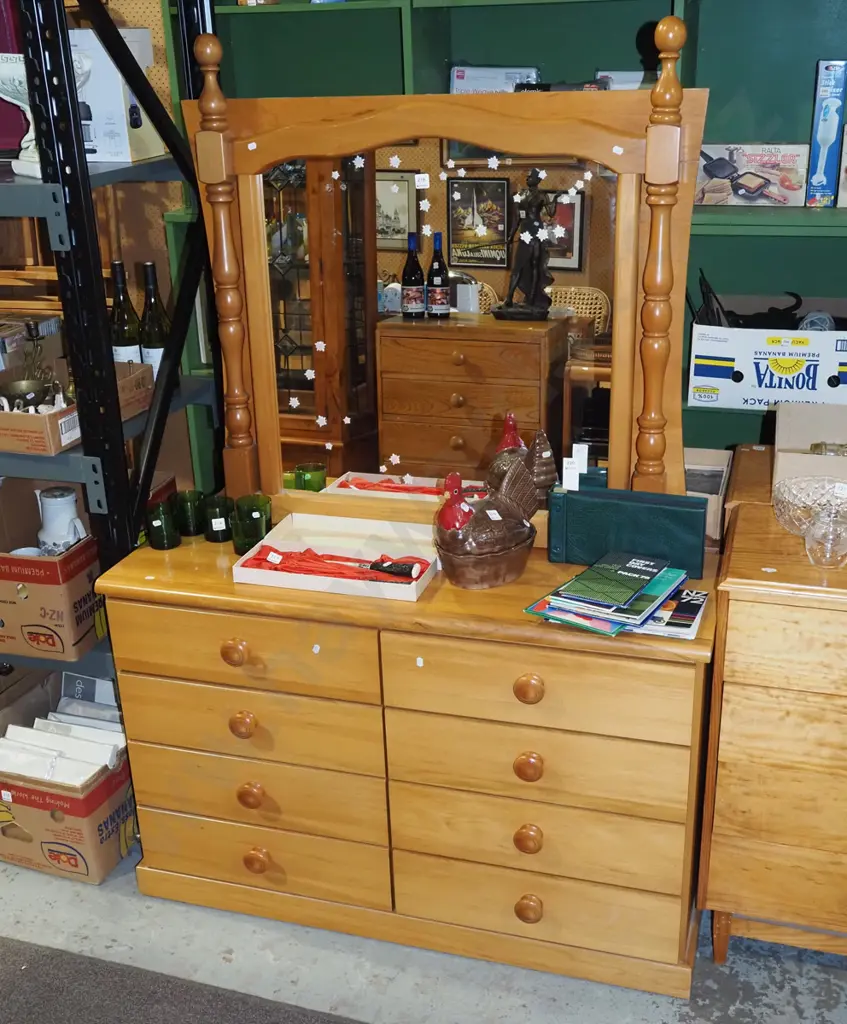 rimu and mdf 8 drawer mirror back dresser H1720 W1170 D400 Image 1++