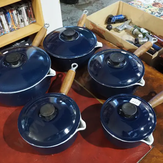 5x cast iron and blue enamel pouring pots - slight wear to insides, chip to handle on one lid