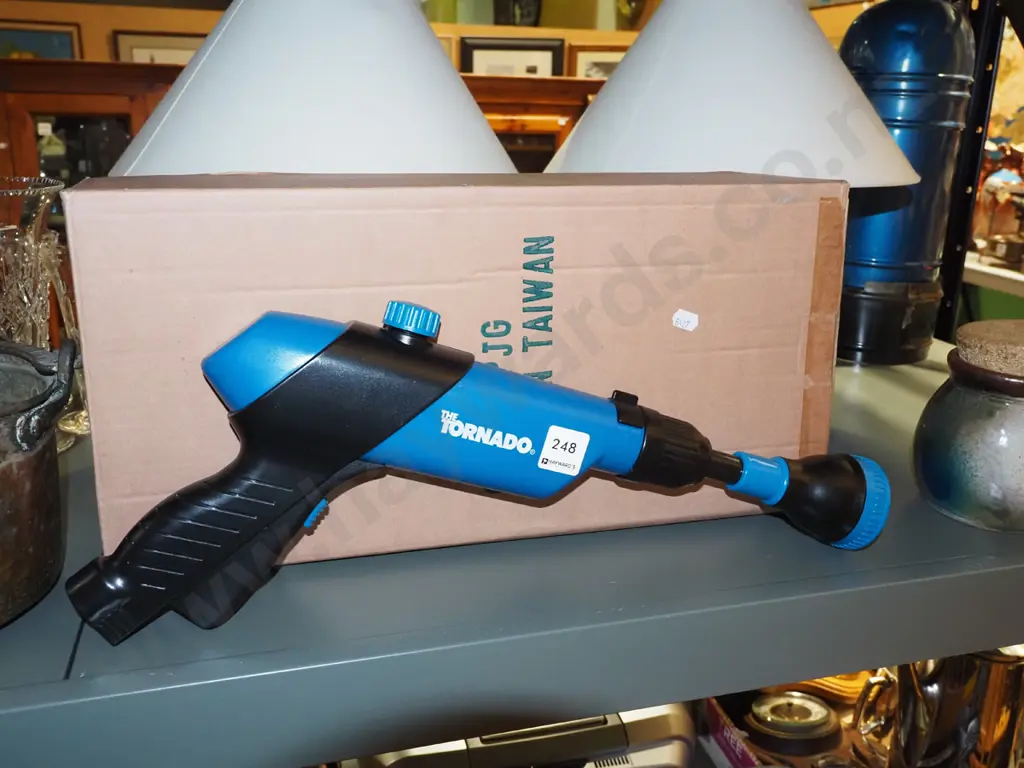 Tornado hose attachment/water gun Image 1++