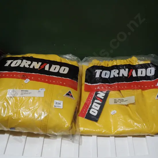 Tornado wet weather over trousers and parka Size Medium