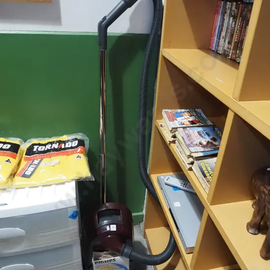 Phillips vacuum cleaner and additional bags