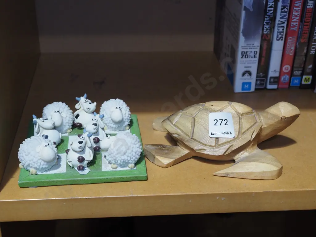 wooden turtle, cow and sheep noughts and crosses game Image 1++