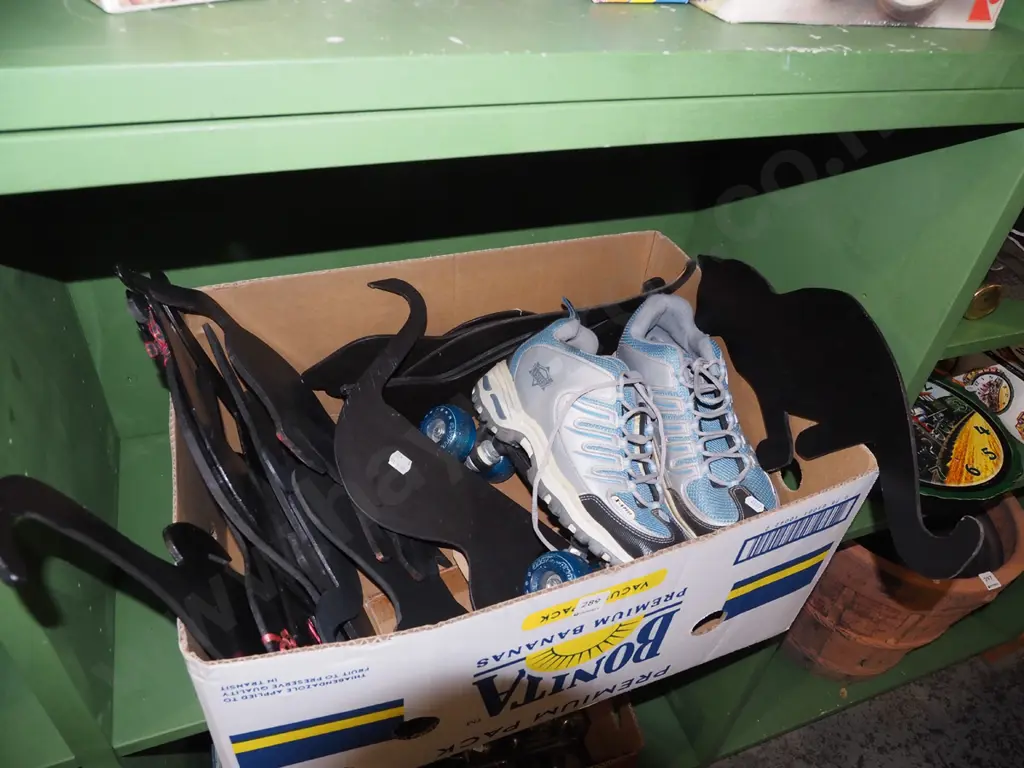 box; roller skates size size 11, cat themed silhouettes Image 1++