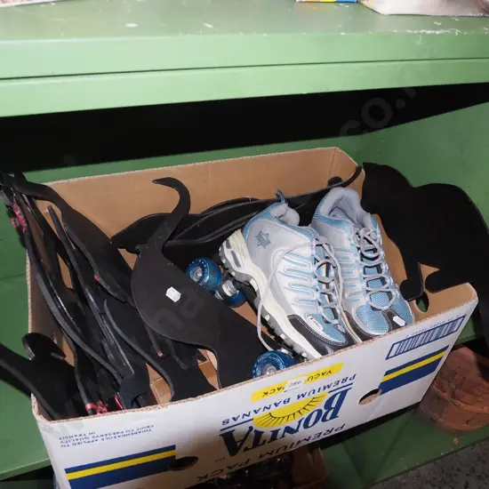 box; roller skates size size 11, cat themed silhouettes