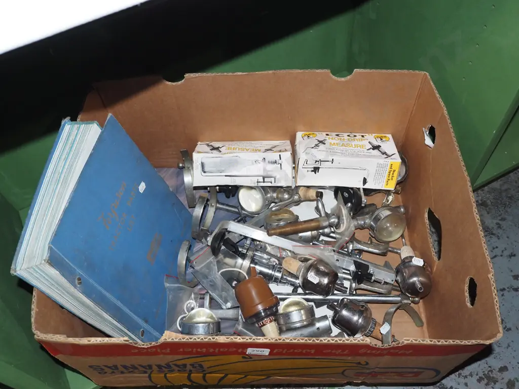 box; spirit optics, Ferguson tractor book parts list Image 1++