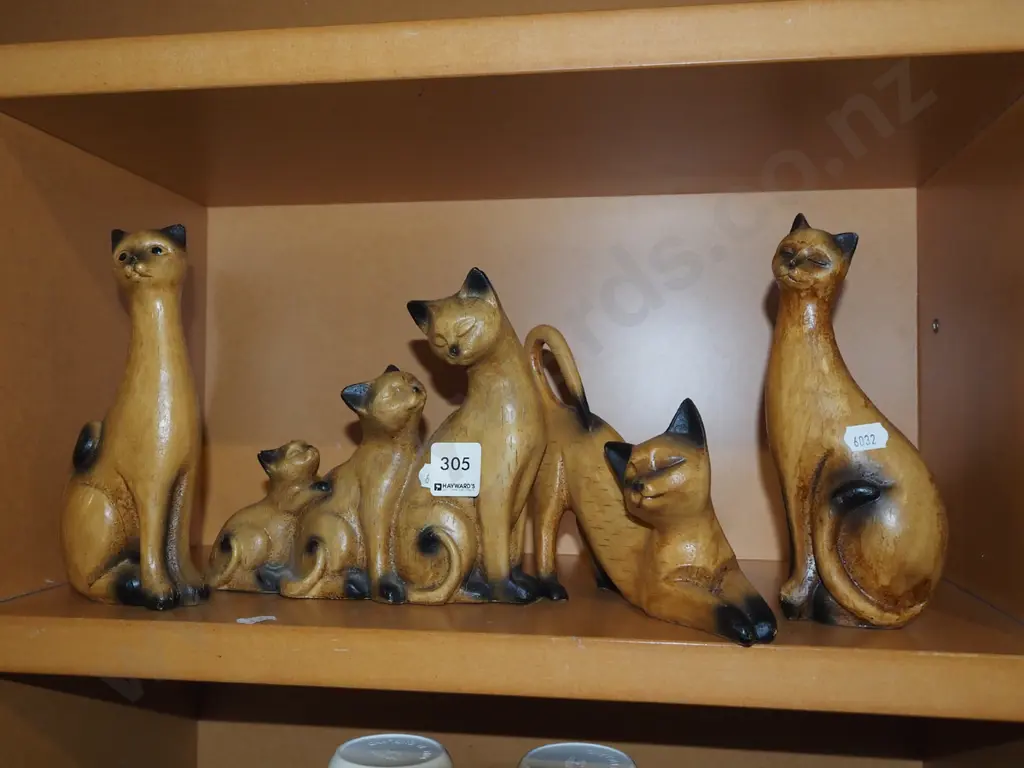 wooden cat figurines  Image 1++