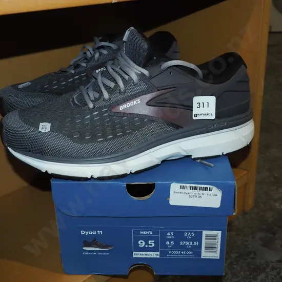 new Brooks UK 8.5 sneakers (Extra Wide)