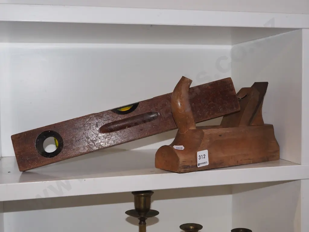 wooden hand plane, vintage builders level Image 1++