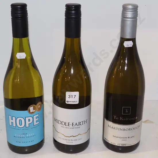 2x bottles of NZ sauvignon blanc, 1x pinot gris