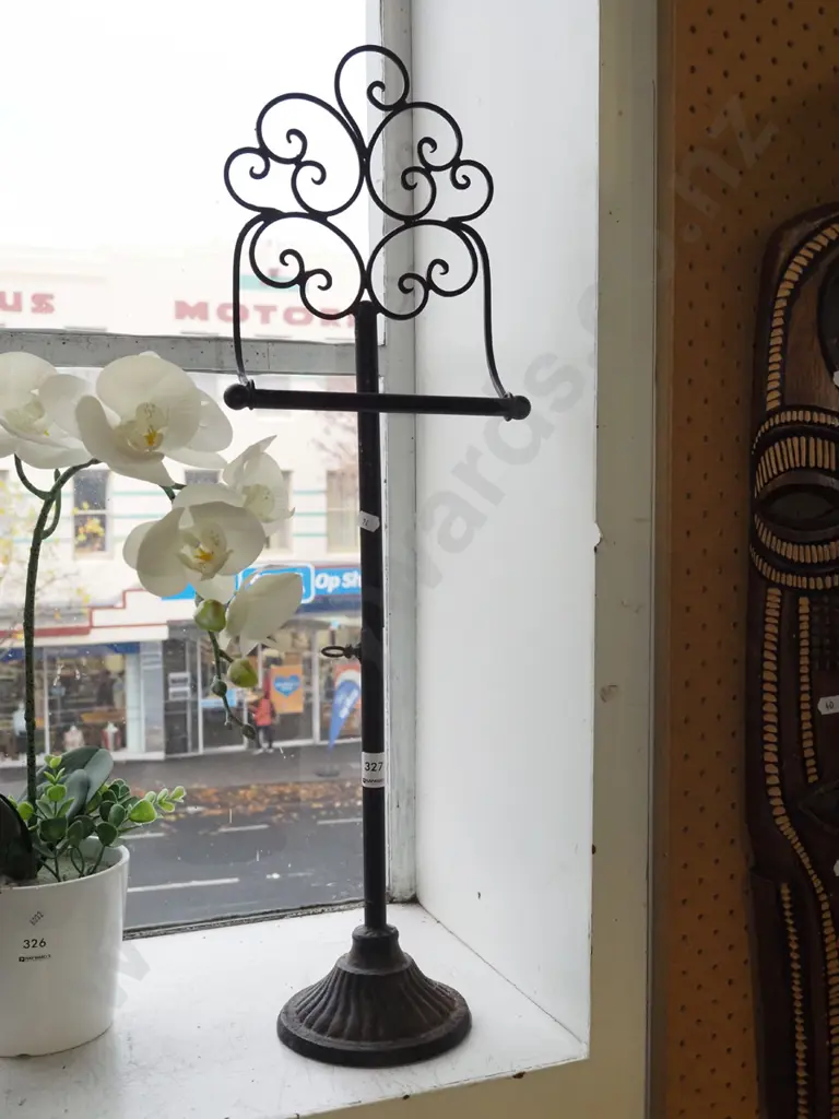 cast metal toilet roll holder H670 Image 1++