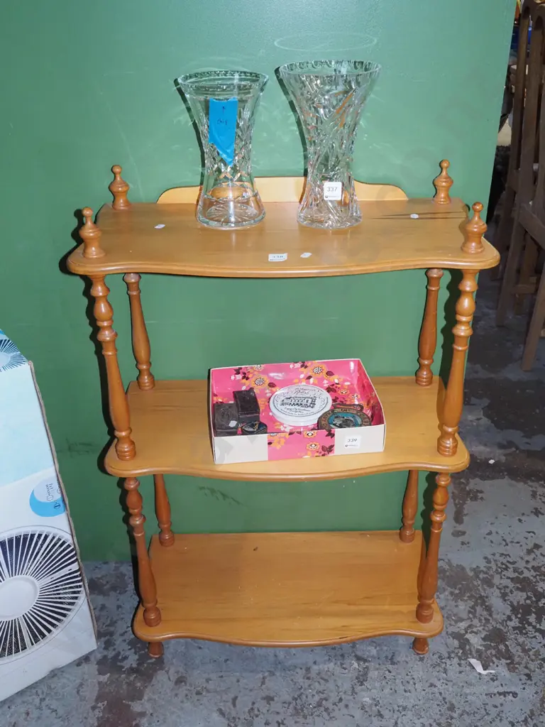 rimu 3 tier what not H920 W600 D200 Image 1++