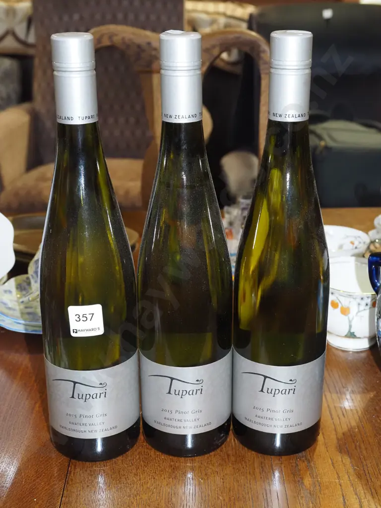 3x bottles of Tupari 2015 pinot gris Image 1++