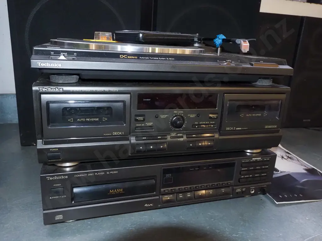 Technics CD player, twin cassette, turntable & speakers - no amplifier Image 1++