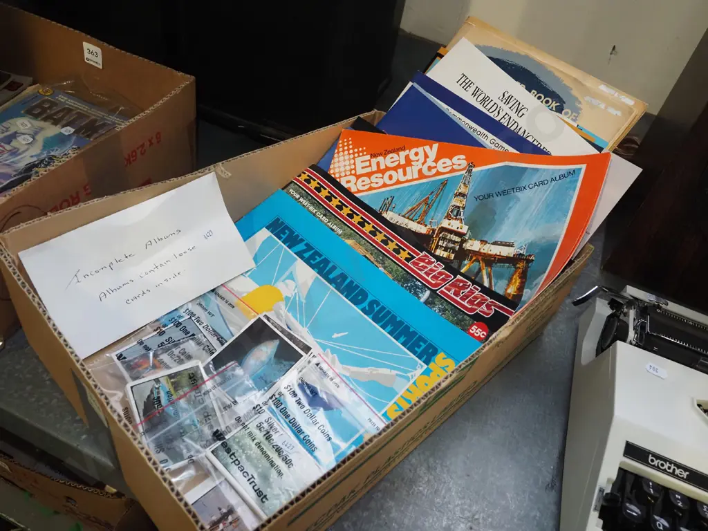 box; Sanitarium collector cards, albums  Image 1++