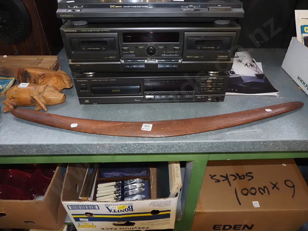 long hardwood boomerang L890 Image 1++