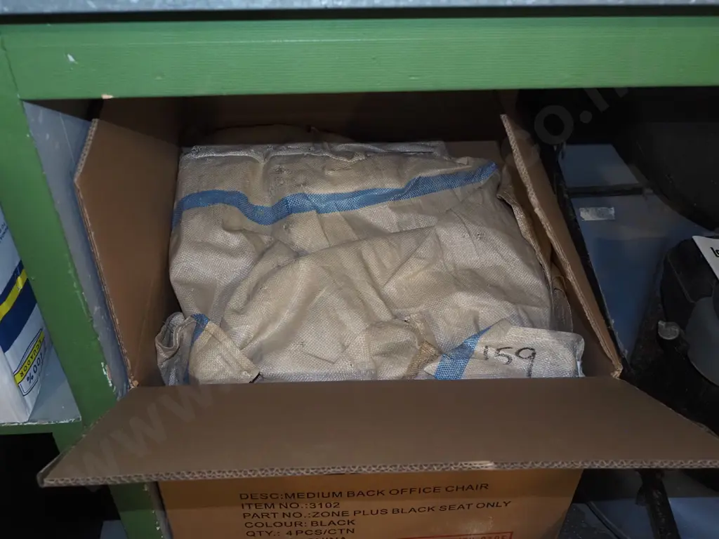 box of 6 wool sacks Image 1++