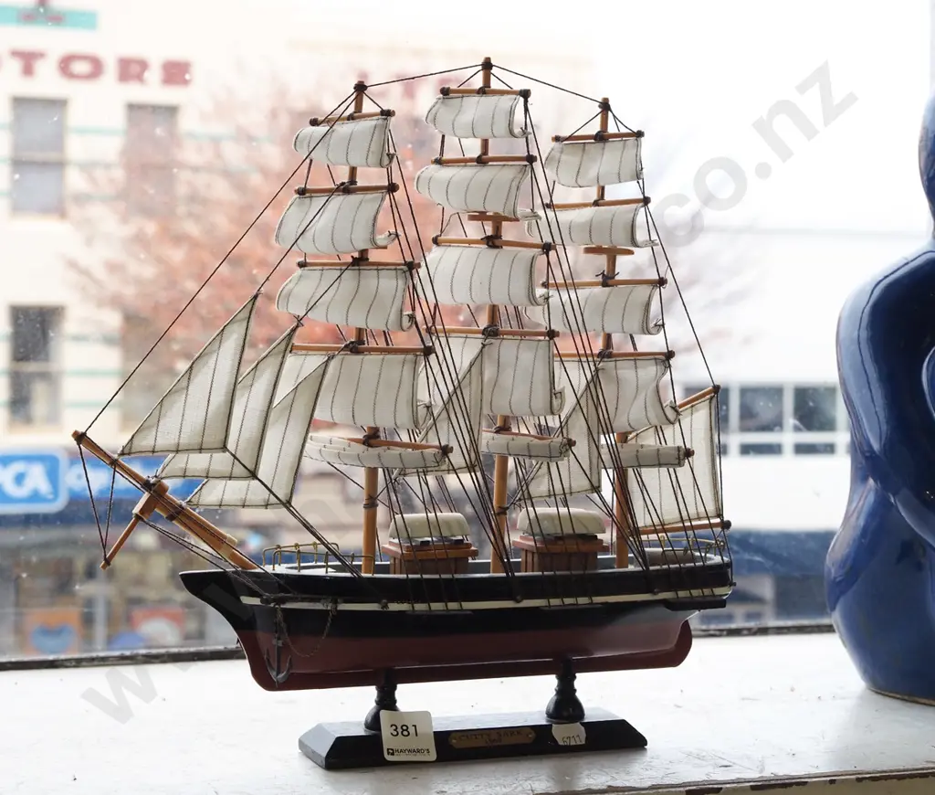 wooden model of the Cutty Sark H320 Image 1++