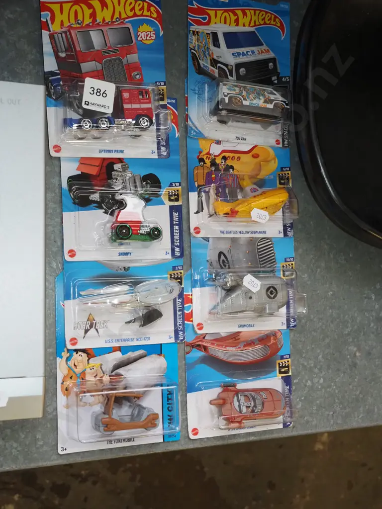 8x as new carded Hotwheels vehicles Image 1++