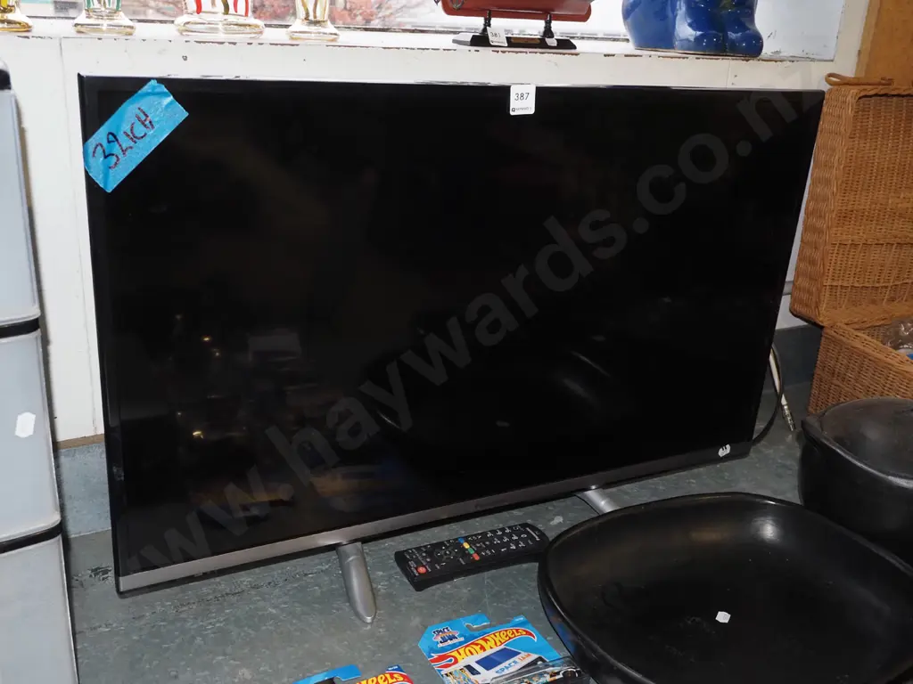 Panasonic 32" TV Image 1++