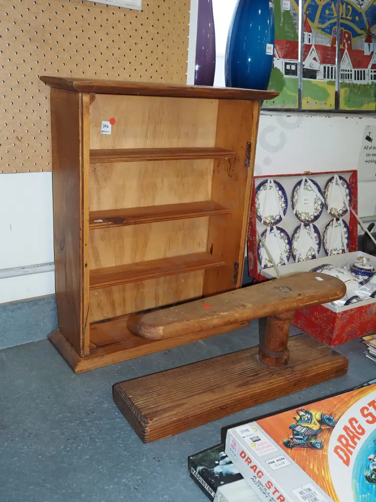 small oregon shelves H550, vintage wooden ironing board -red dots Image 1++