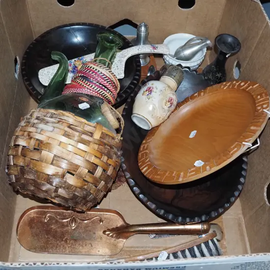 box; wooden bowls, chianti bottle, cake server etc