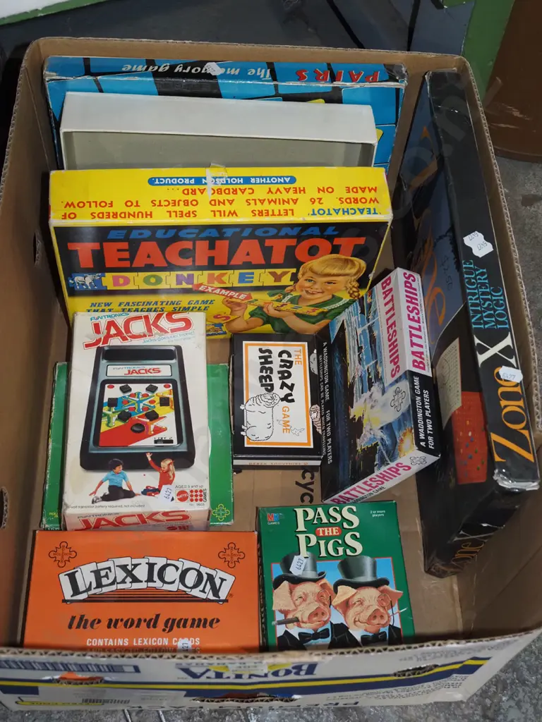 box of board games Image 1++