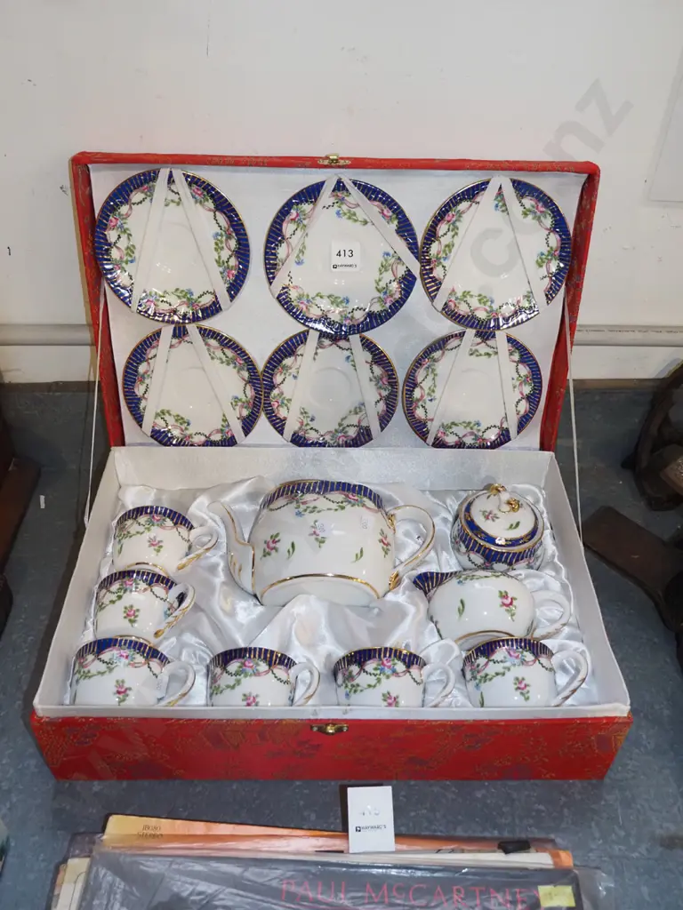 presentation tea set Image 1++