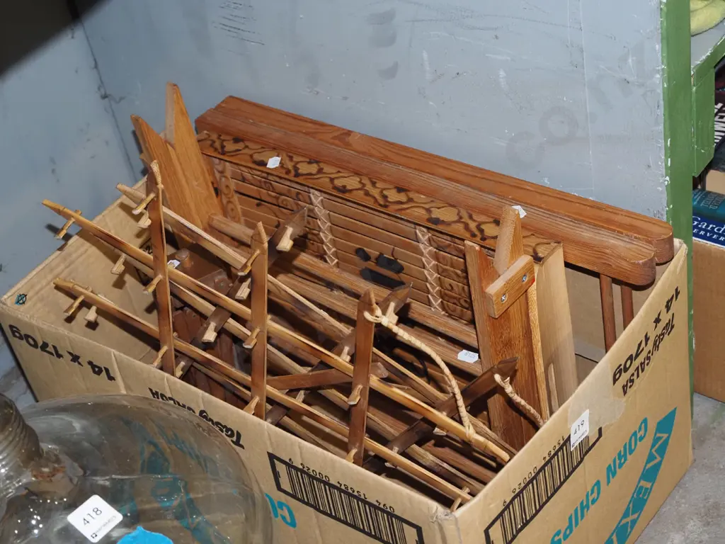 box; wooden tray, wooden ladders, airing racks etc Image 1++