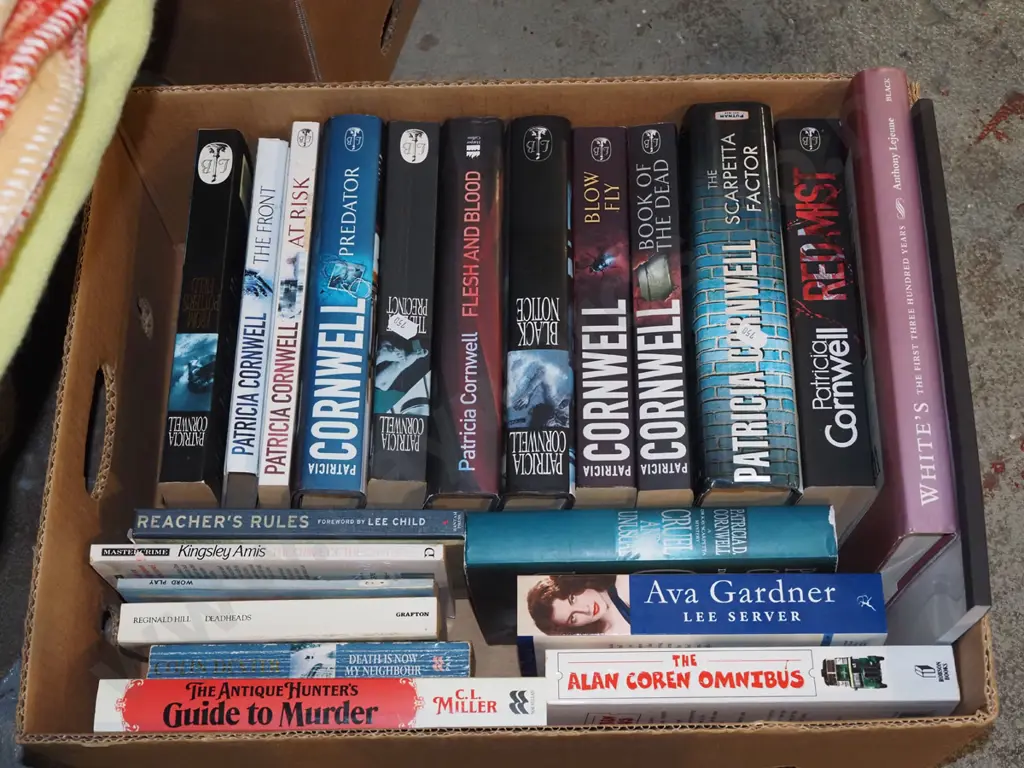 box; Patricia Cornwell and other books Image 1++