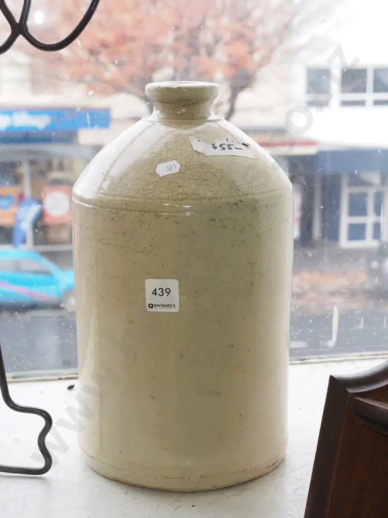 white stoneware bottle crock H310 Image 1++