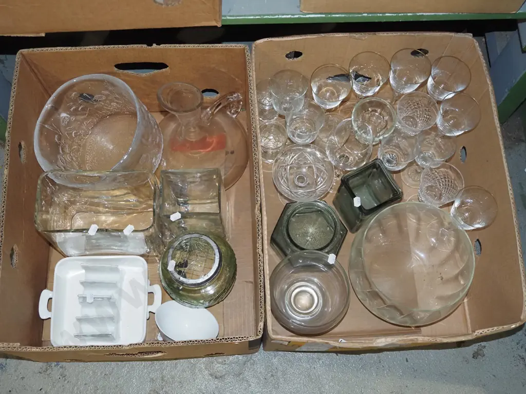 2x boxes of glass ware; vases, wine glasses, carafes  - orange dots Image 1++