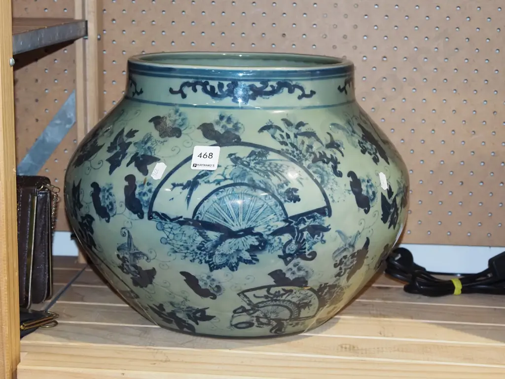large Asian jardiniere H290 Image 1++