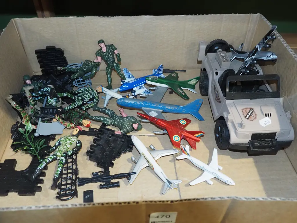 box of military toys Image 1++