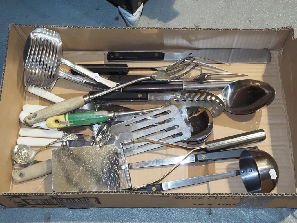 box; kitchen utensils Image 1++