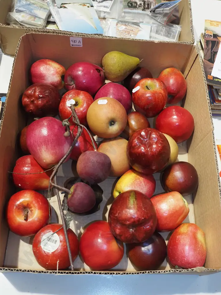 box of faux fruit - apples and pears Image 1++