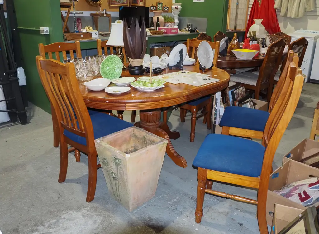 pine extending pedestal dining table with 6 blue upholstered chairs H770 W1600 D1200 Image 1++