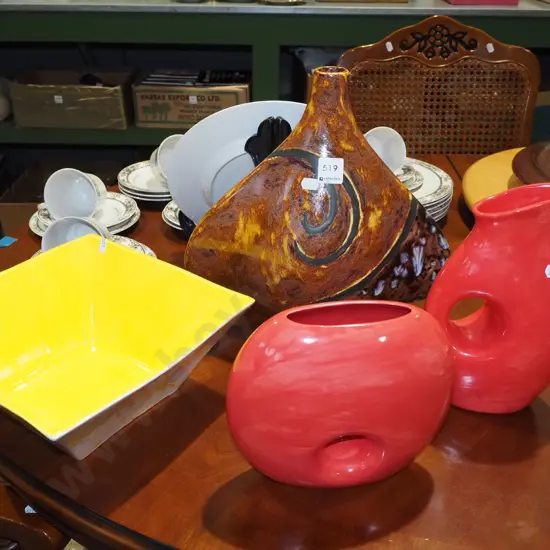 3x modern vases, Clutha Ceramic fruit bowl Tallest H310
