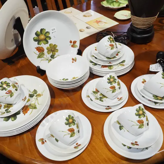 Meakin Sherwood plates, bowls etc