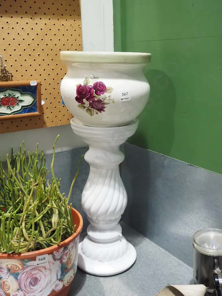 jardiniere with red rose on mismatched stand H580 Image 1++