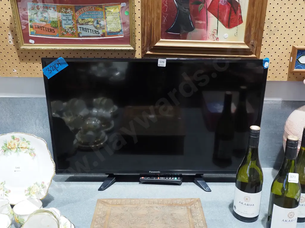 Panasonic 32" TV Image 1++